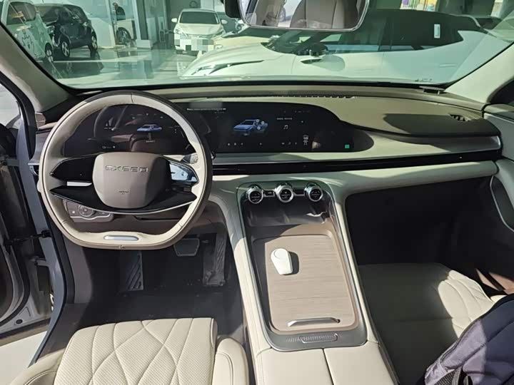 Фото 10 - Exeed RX C-DM Hybrid