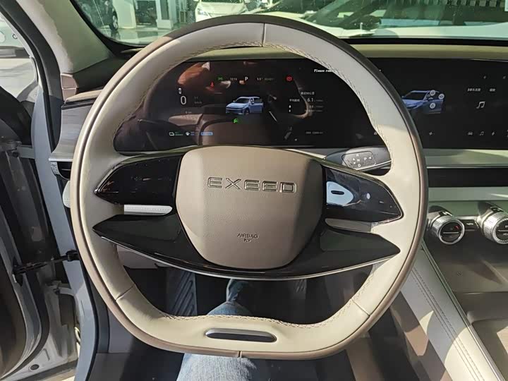 Фото 11 - Exeed RX C-DM Hybrid