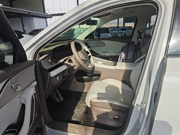 Фото 16 - Exeed RX C-DM Hybrid