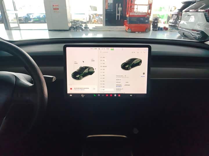 Фото 13 - Tesla Model 3