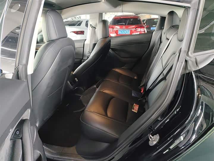 Фото 17 - Tesla Model 3