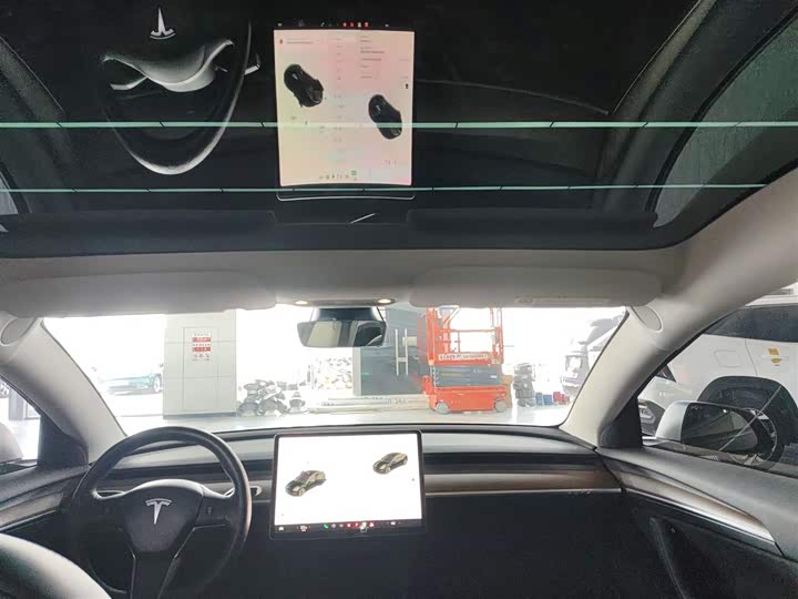 Фото 18 - Tesla Model 3