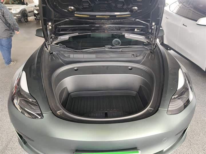 Фото 20 - Tesla Model 3