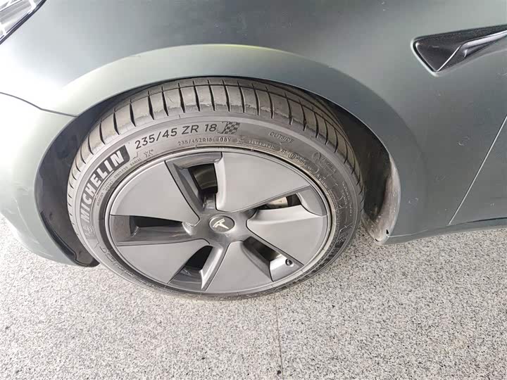 Фото 23 - Tesla Model 3