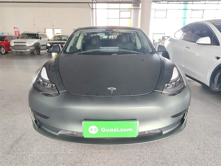 Фото 3 - Tesla Model 3