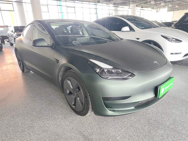 Фото 4 - Tesla Model 3