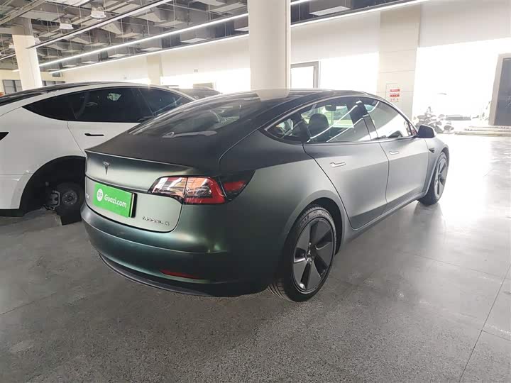 Фото 7 - Tesla Model 3