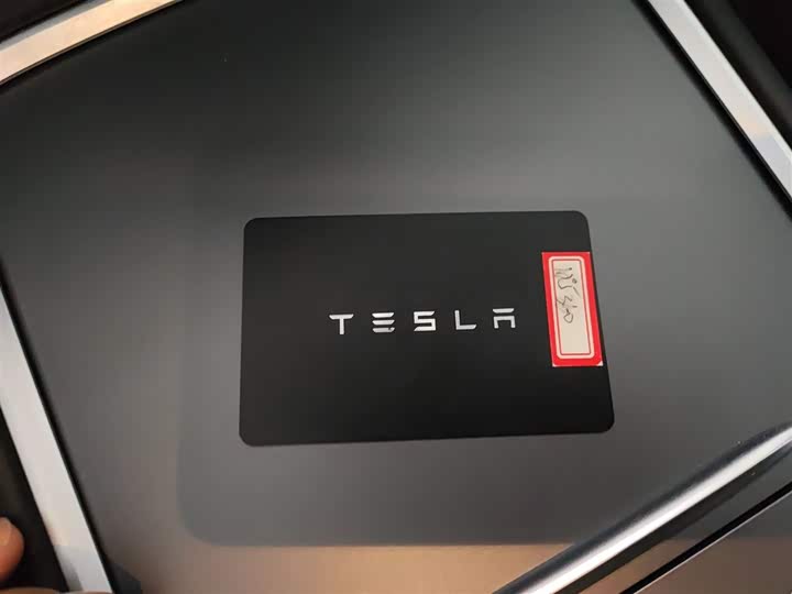 Фото 9 - Tesla Model 3