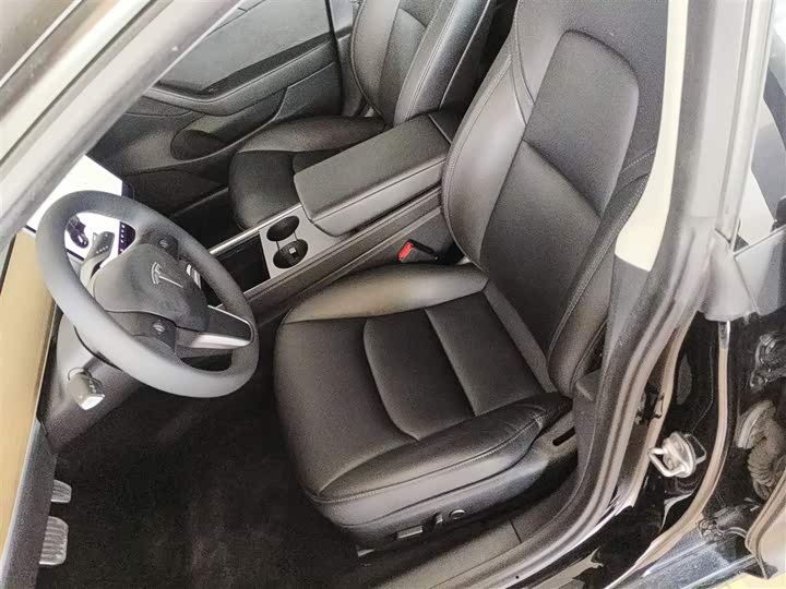 Фото 15 - Tesla Model 3