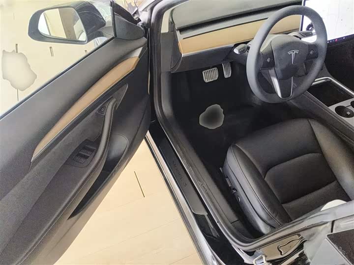 Фото 16 - Tesla Model 3