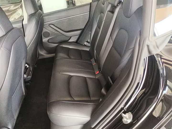 Фото 17 - Tesla Model 3