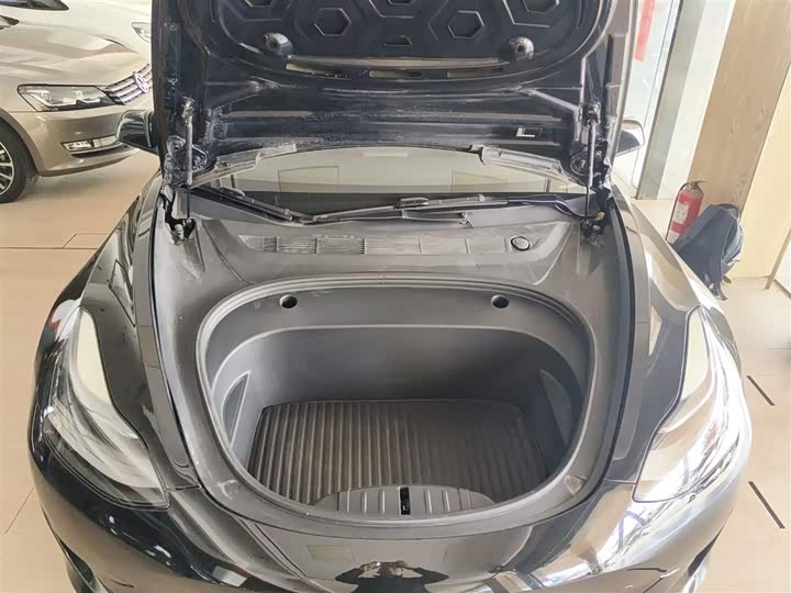 Фото 20 - Tesla Model 3