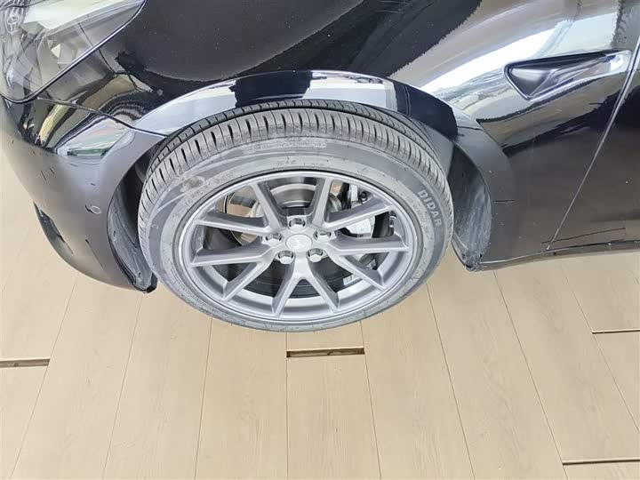 Фото 23 - Tesla Model 3