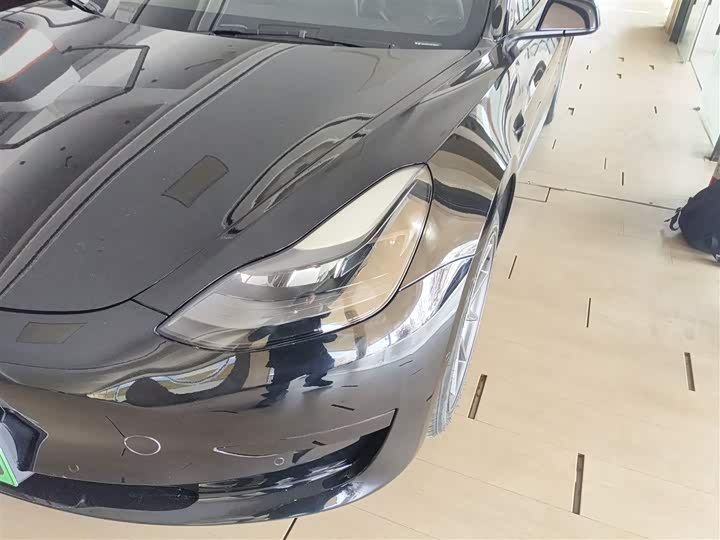 Фото 24 - Tesla Model 3