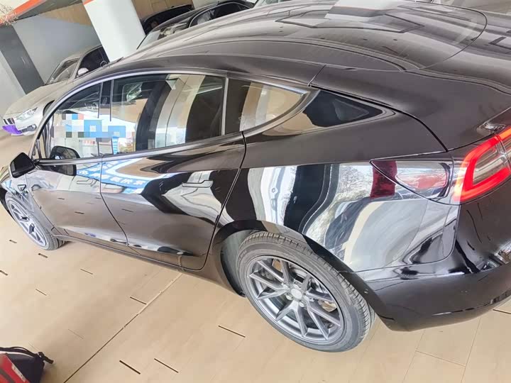 Фото 5 - Tesla Model 3