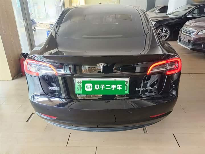 Фото 6 - Tesla Model 3