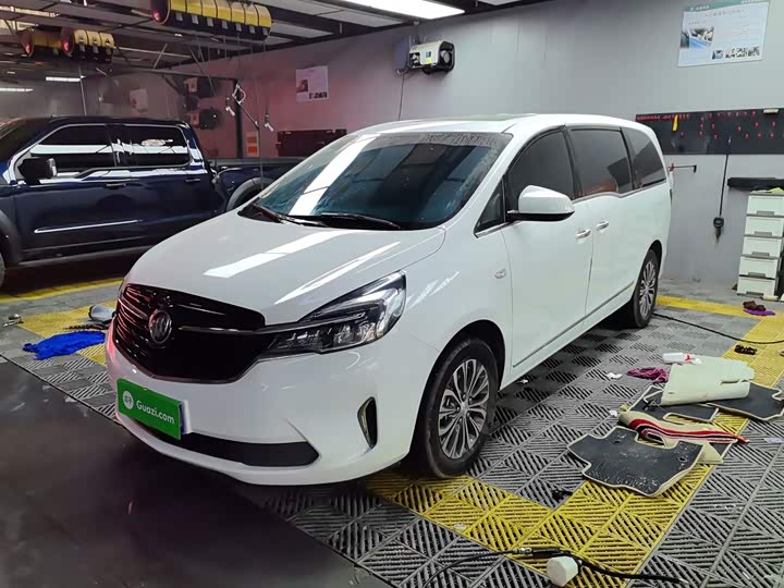 Фото 1 - Buick GL8 ES