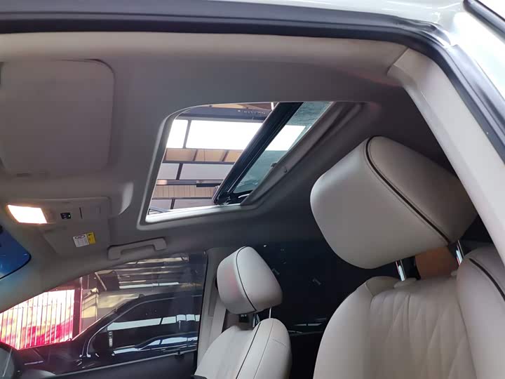 Фото 18 - Buick GL8 ES