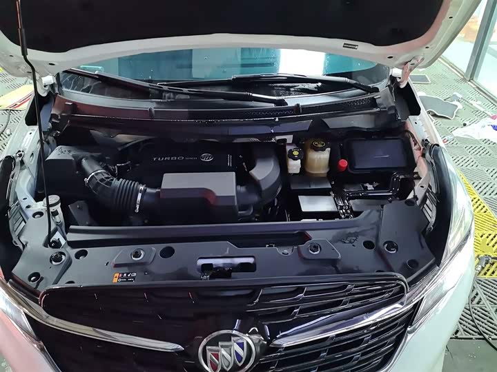 Фото 20 - Buick GL8 ES