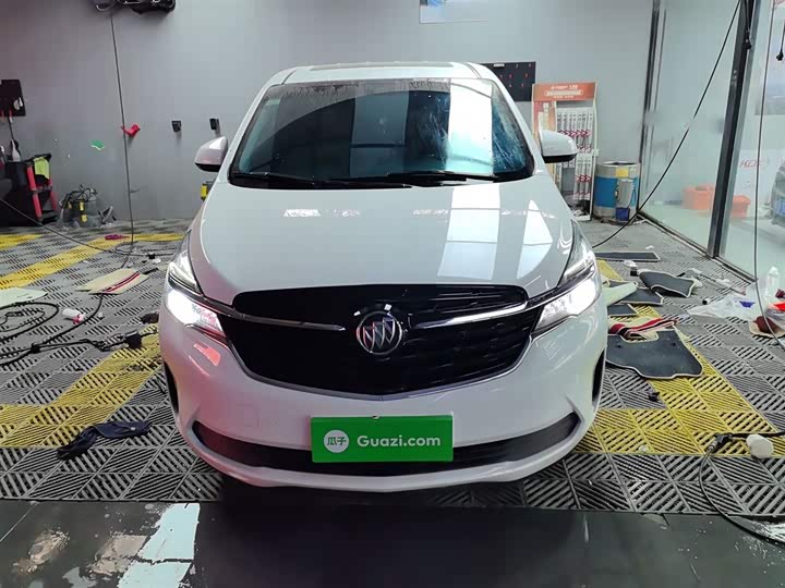 Фото 3 - Buick GL8 ES