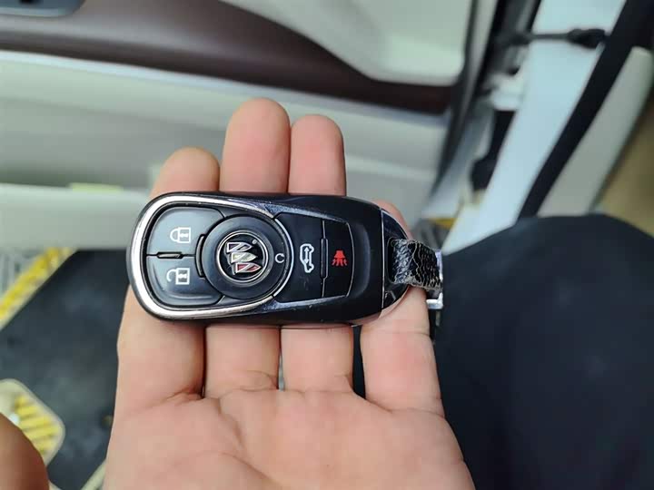 Фото 9 - Buick GL8 ES