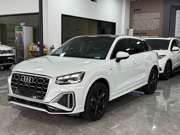 Фото 1 - Audi Q2L