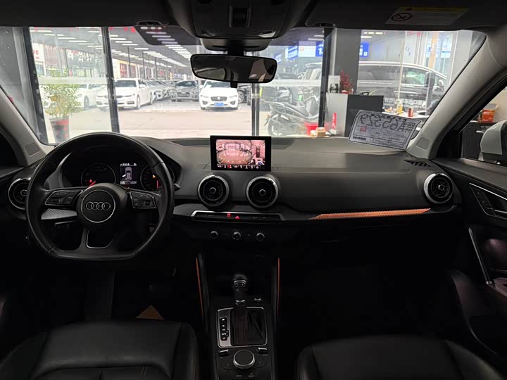 Фото 10 - Audi Q2L