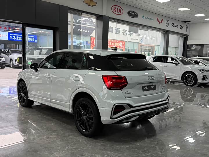 Фото 12 - Audi Q2L