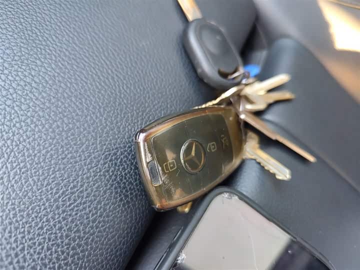 Фото 12 - Mercedes-Benz GLB-Class