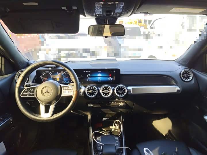 Фото 13 - Mercedes-Benz GLB-Class