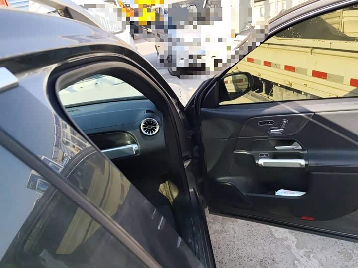 Фото 20 - Mercedes-Benz GLB-Class