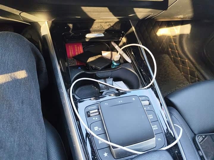 Фото 7 - Mercedes-Benz GLB-Class