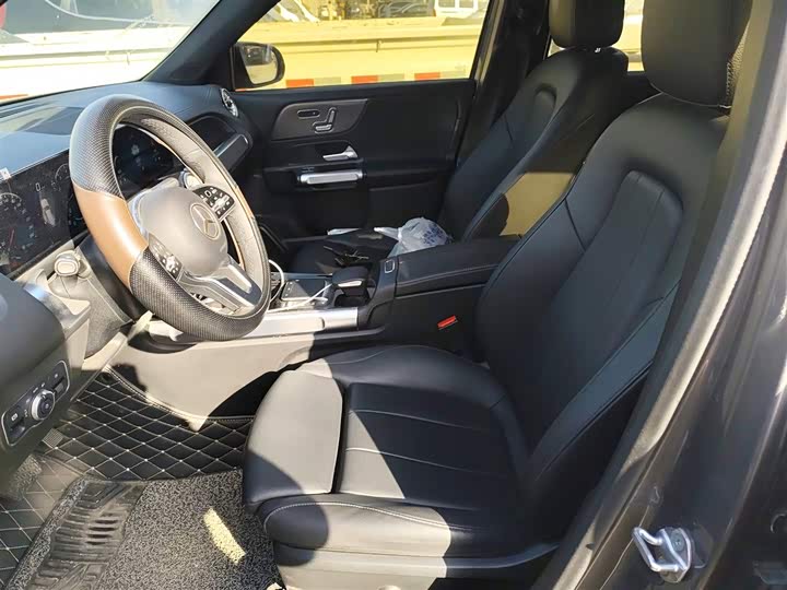 Фото 8 - Mercedes-Benz GLB-Class