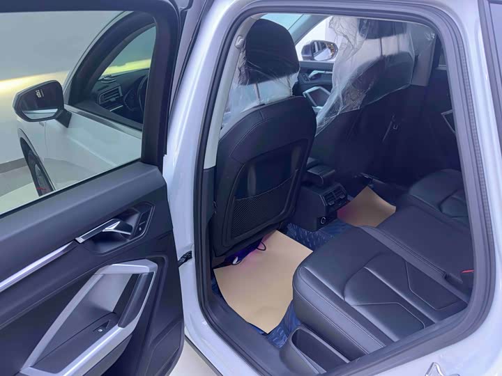 Фото 10 - Audi Q3