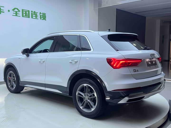 Фото 4 - Audi Q3