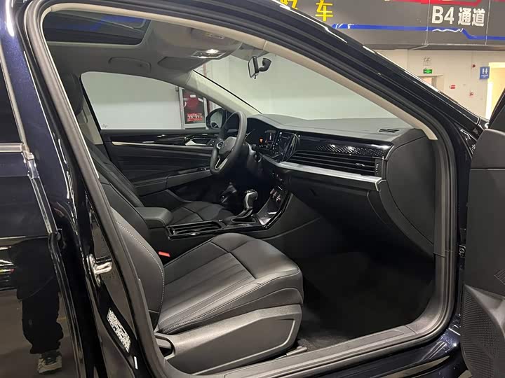 Фото 17 - Volkswagen Passat