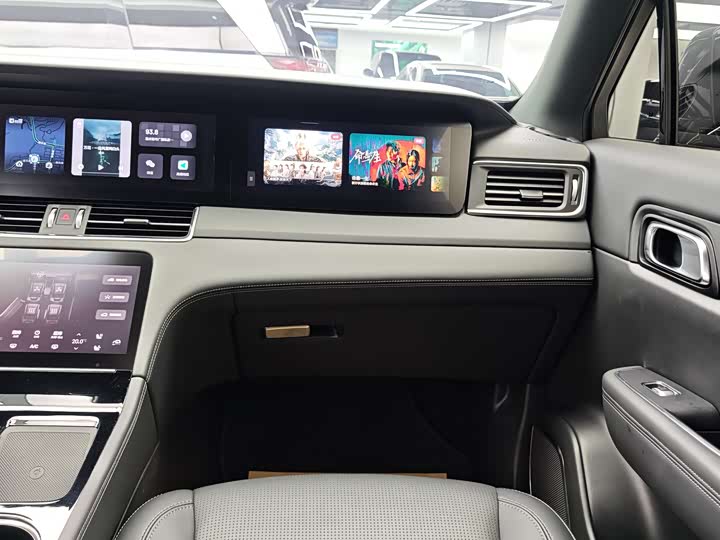 Фото 11 - LiXiang One