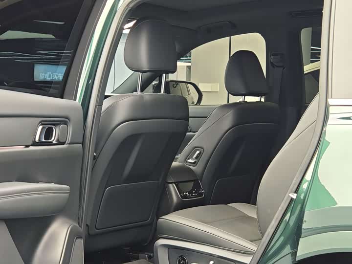 Фото 15 - LiXiang One