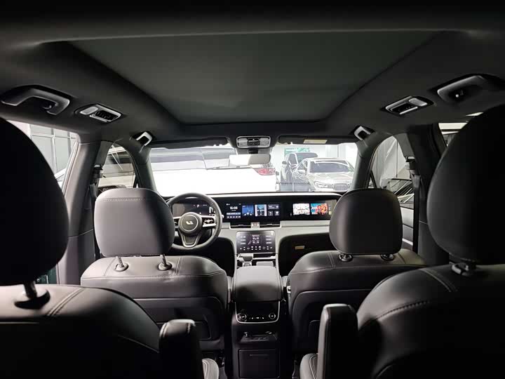 Фото 20 - LiXiang One