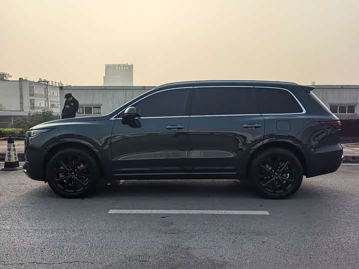 Фото 4 - LiXiang One