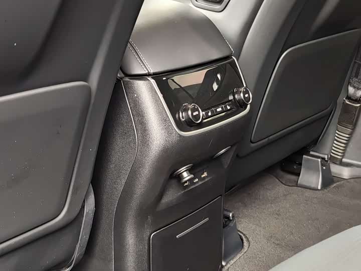 Фото 5 - LiXiang One