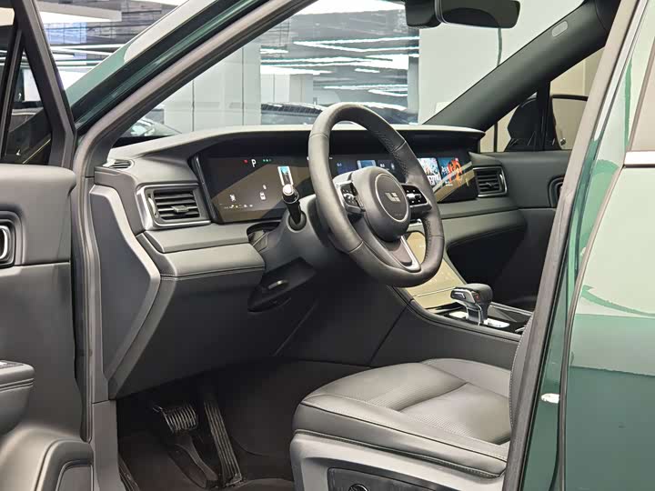 Фото 8 - LiXiang One