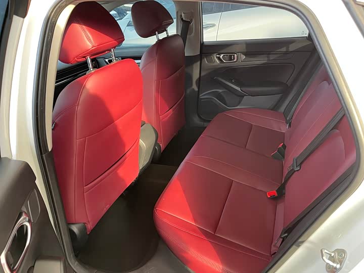 Фото 10 - Honda Civic