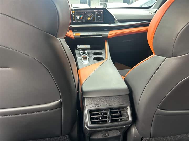 Фото 11 - Changan UNI-V