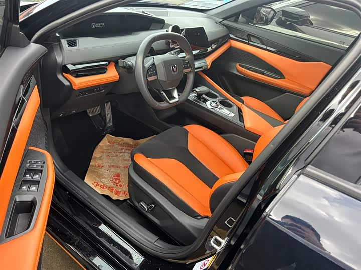 Фото 18 - Changan UNI-V