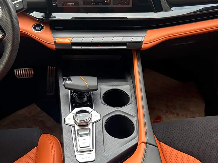 Фото 25 - Changan UNI-V