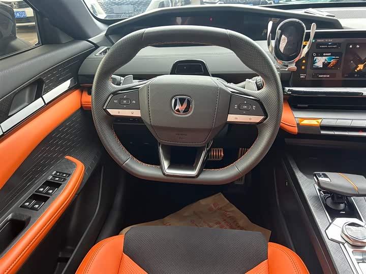 Фото 5 - Changan UNI-V