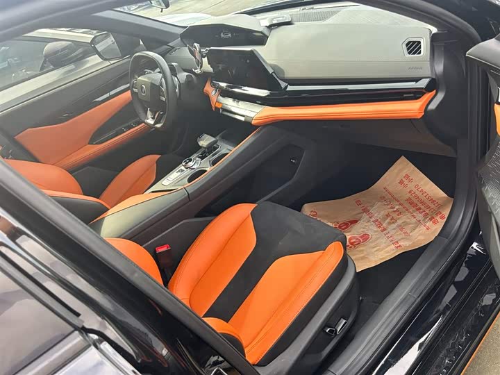 Фото 6 - Changan UNI-V