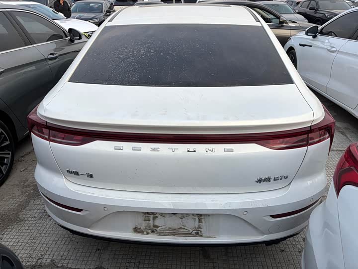 Фото 10 - Bestune B70