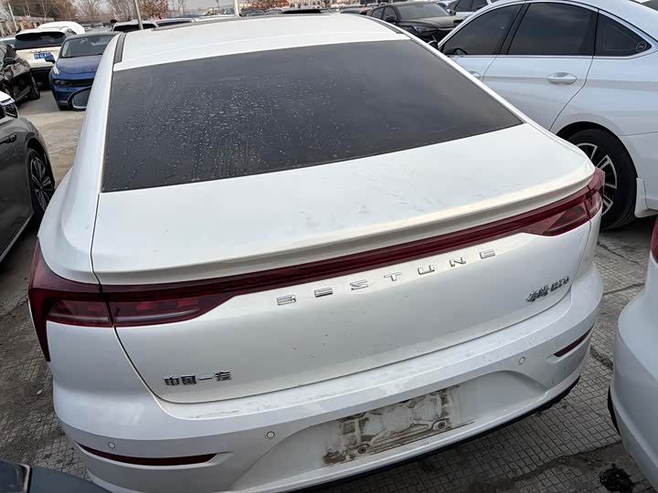 Фото 11 - Bestune B70